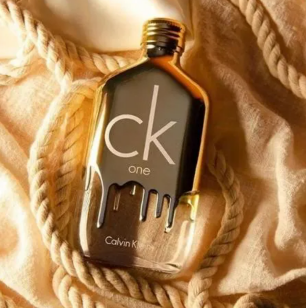 CK ONE GOLD EAU DE TOILETTE Unissex - Image 3